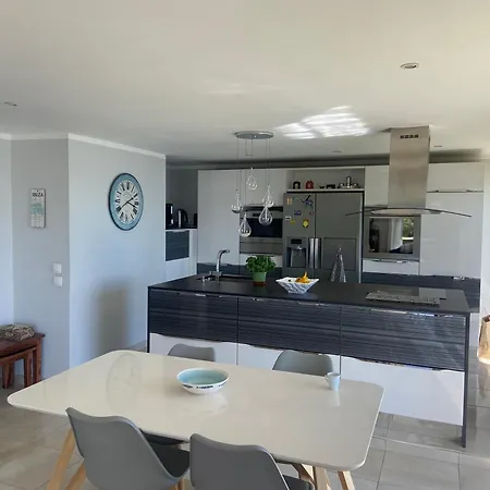 Vue Panoramique Sur Cannes, 100m2 3p