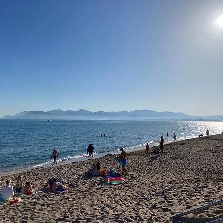 Vue Panoramique Sur Cannes, 100m2 3p *